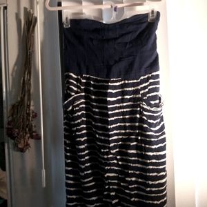 Strapless mini dress with front pockets